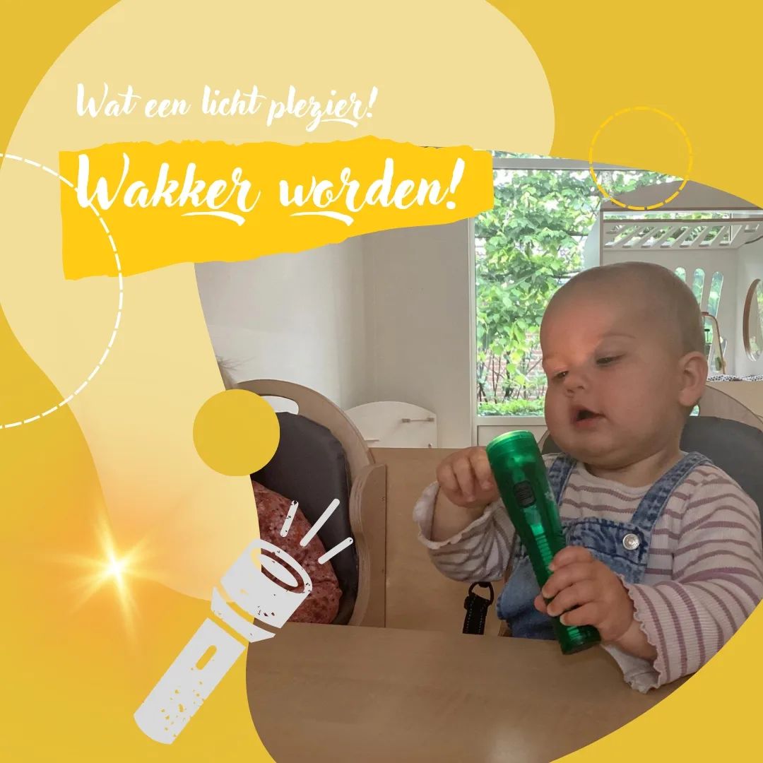 Wakker worden!☀️

We maken de ruimte donker en dan zet Puk de zaklamp aan. Alsof we in de slaapkamer zijn en de eerste lichtstralen naar binnen komen en het tijd is om op te staan. Wakker worden Puk! De mondjes vallen er van open. De kinderen volgen de lichtstralen met hun ogen. Maar zelf willen ze ook graag de zaklamp even vasthouden. Wat een licht plezier! 🔦☺️

#themaknuffels #puk #babygroep