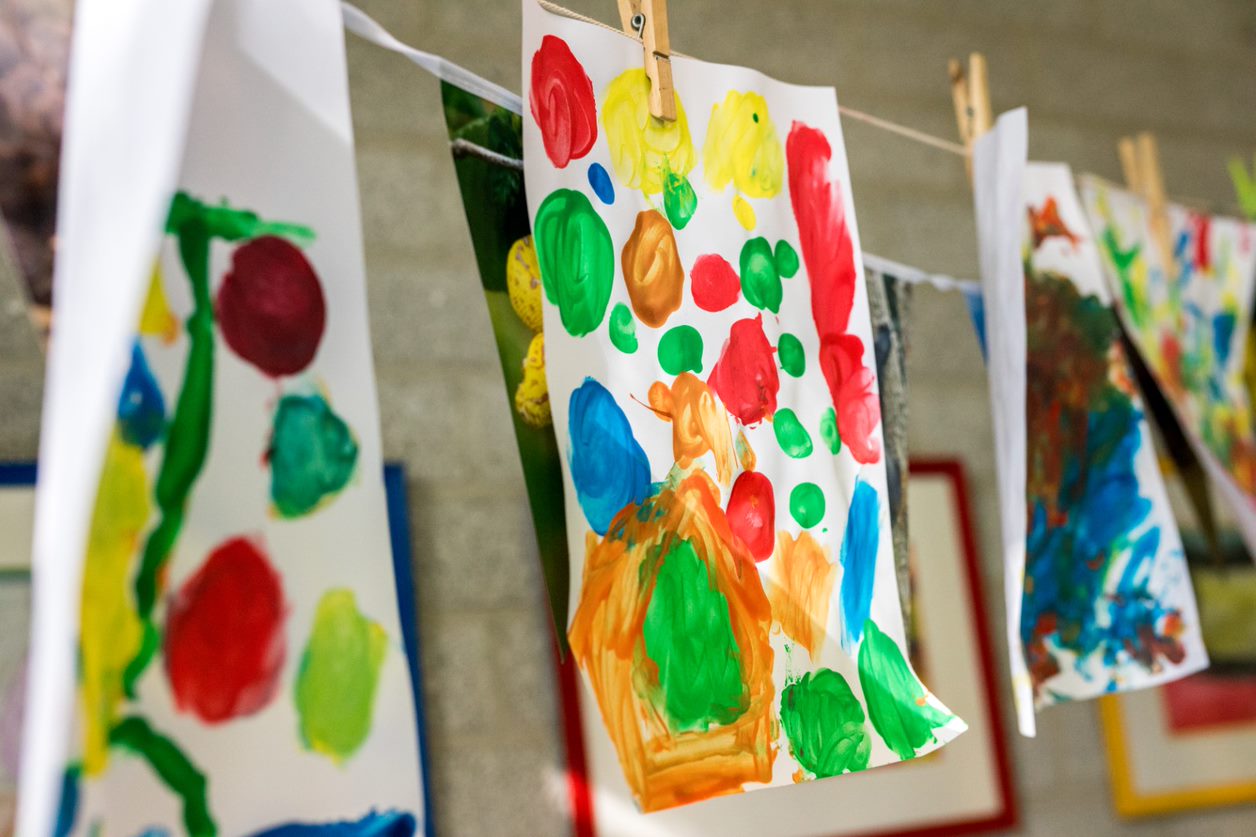 Knutselwerken van kinderen bij Kindcentrum Jij