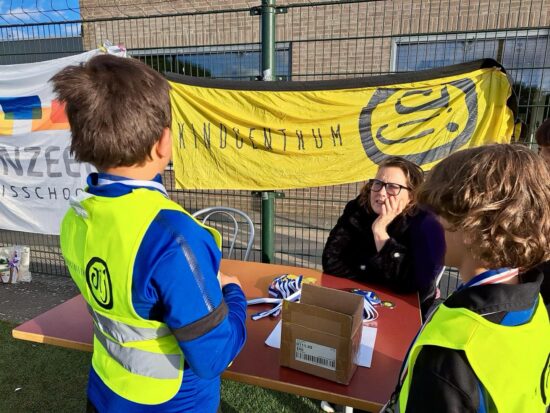 💛Avondvierdaagse in Terheijden. Goed gedaan KCJij! 💚 Natuurlijk wachten de juffen jullie op met een medaille🥇